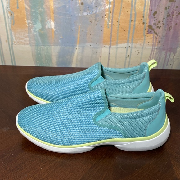 VIONIC Women’s Vortex Zeta Slip On sneakers in Wassabi NWOT - Picture 4 of 7